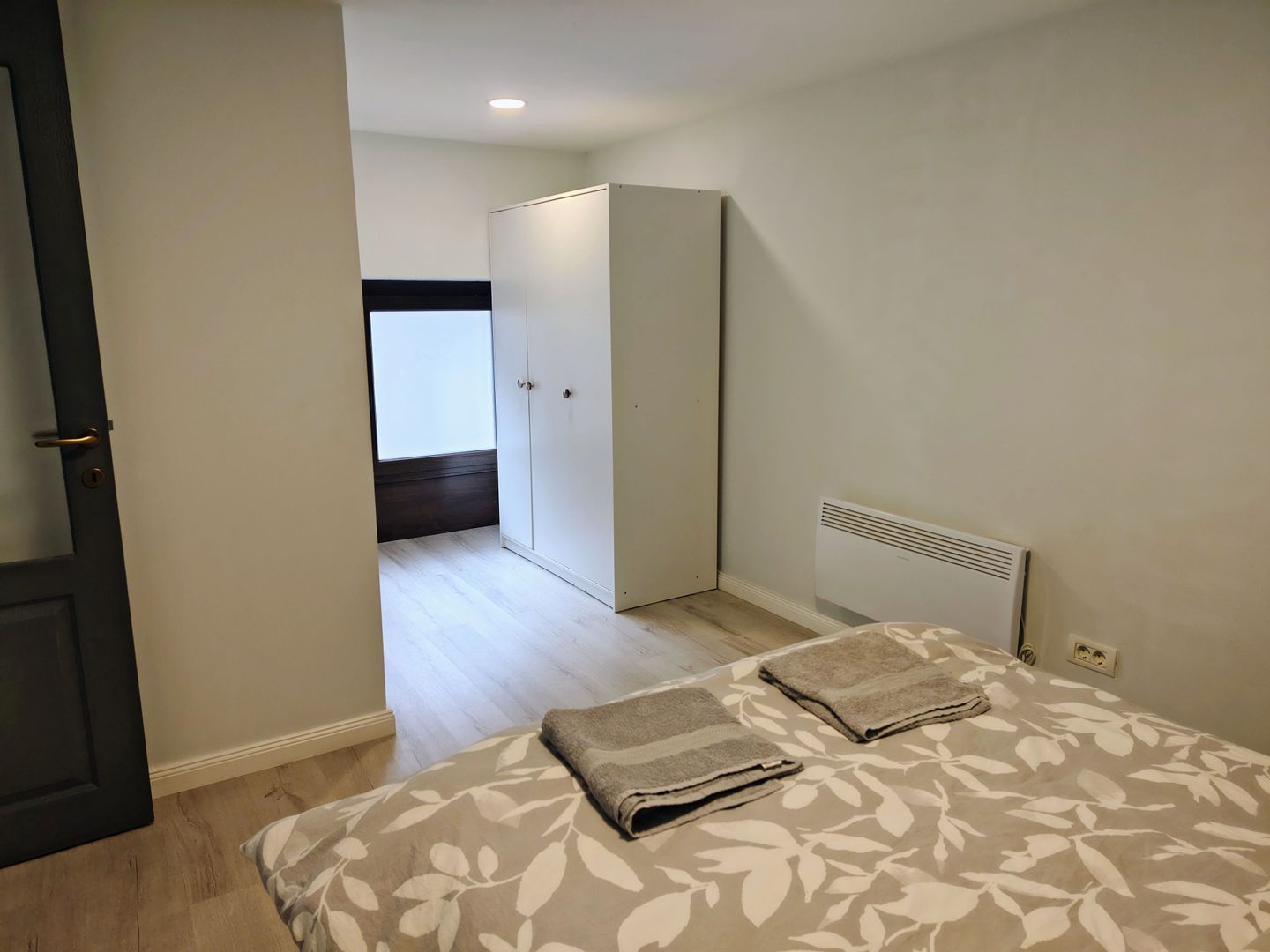 Chirie: apartament ultracentral, 3 camere 450 E neg. Comision 50% - Poză 4