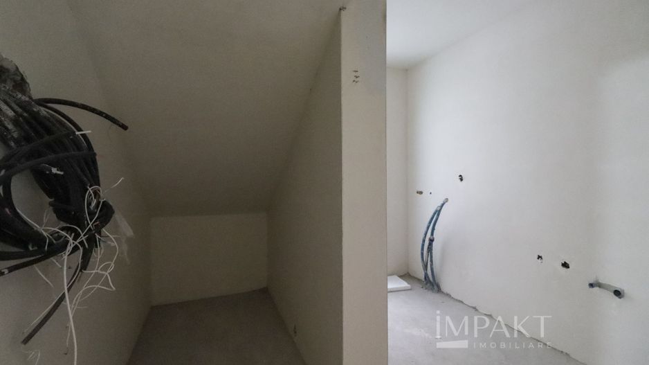 Case cuplate 5 camere si teren de 700 m2 in Feleacu - Poză 16