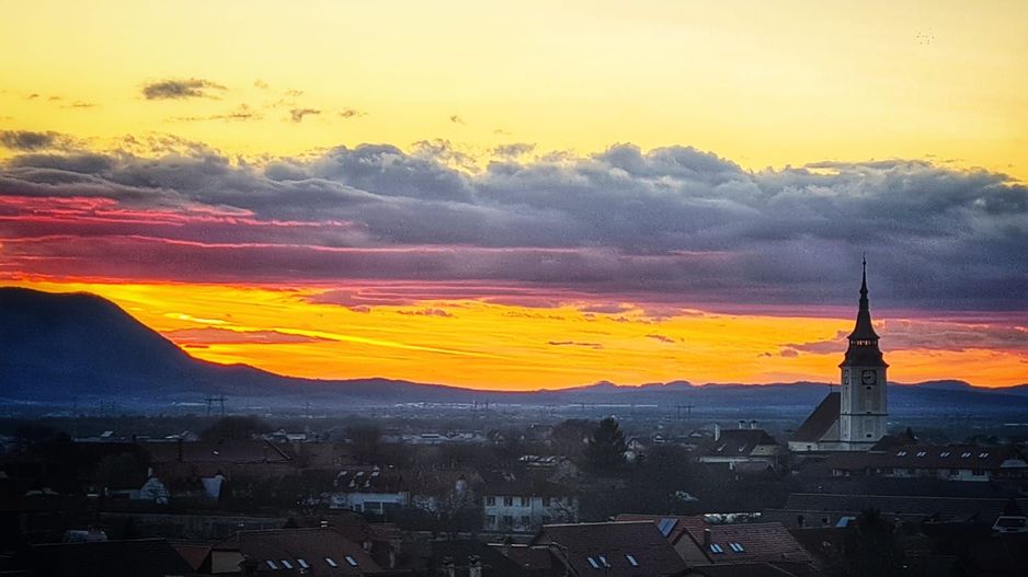 Exclusivitate - Sanpetru, casa cu priveliște deosebită - Poză 26