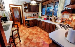 Casă spațioasă și elegantă în Dămăroaia- Jiului- Izbiceni- Comision 0% - Poză 11