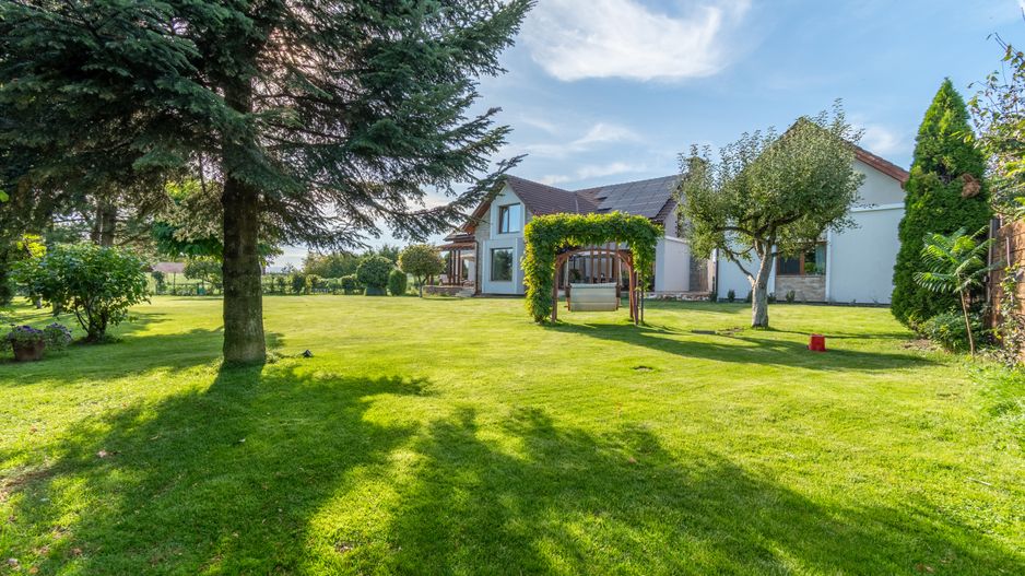 Proprietate exclusivista de vanzare: 2 case | 9 camere | 2000 mp teren - Poză 1