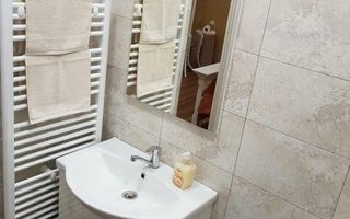 Apartament cu acces individual, ideal investiție. Renovat total 2021. - Poză 5