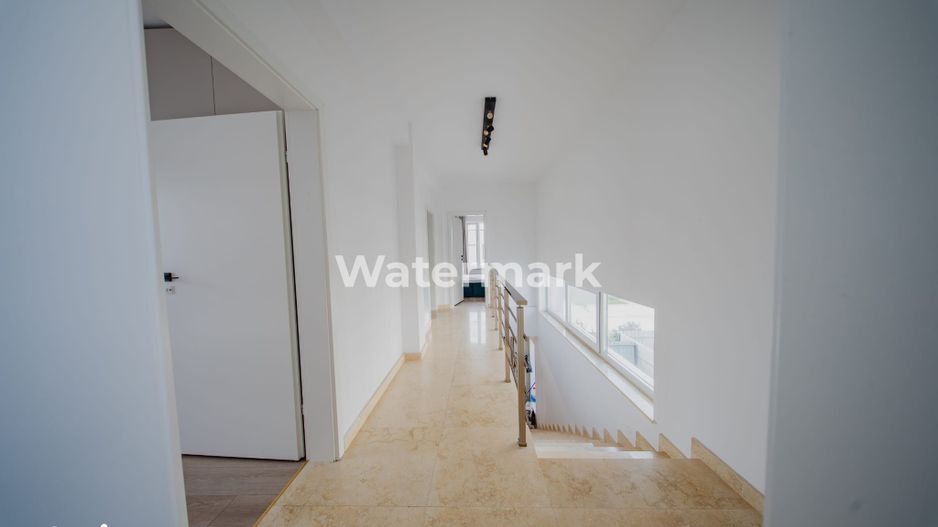 Casă cu 4 camere de închiriat, grădină 200 mp - Poză 20