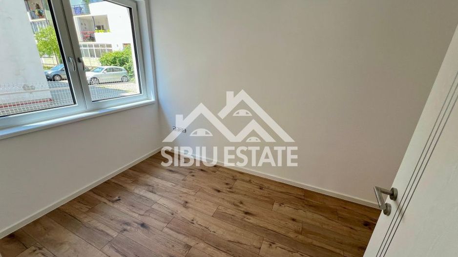 Finisat la cheie Intabulat, 3 camere, 2 bai, 2 parcar,i zona Dracula - Poză 7