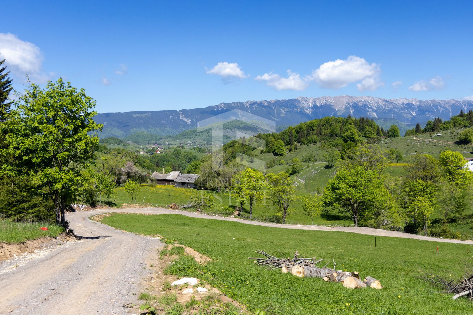 Fundata-Teren de vanzare 15,771 mp intravilan+extravilan+padure - Poză 13