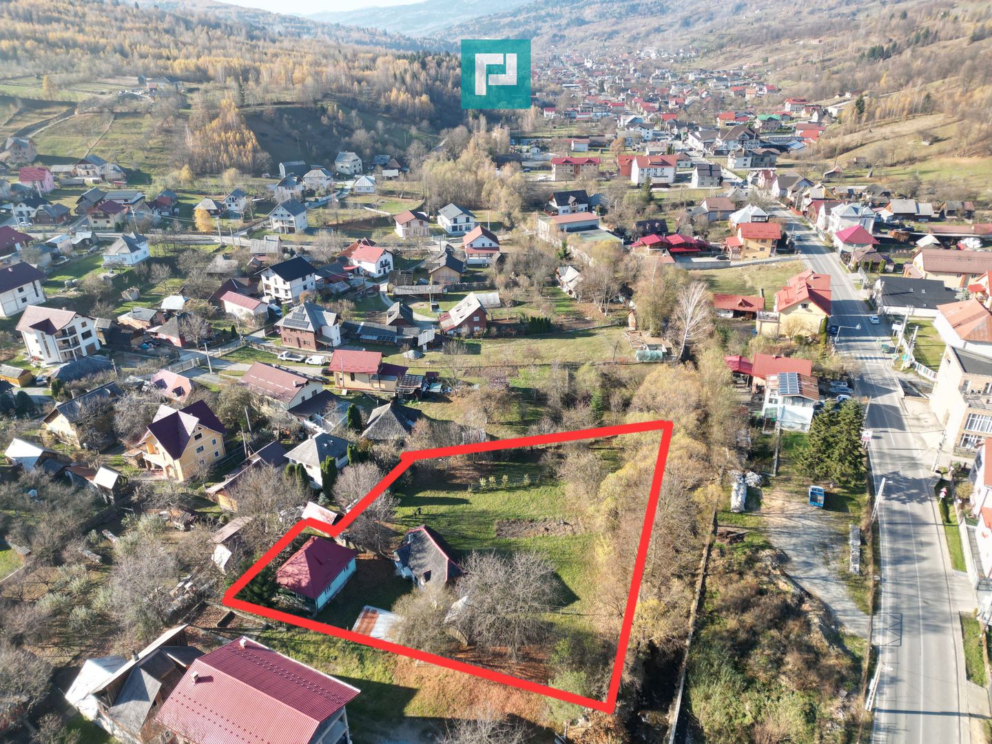 Casă de lemn, cu teren în Borșa - Poză 4