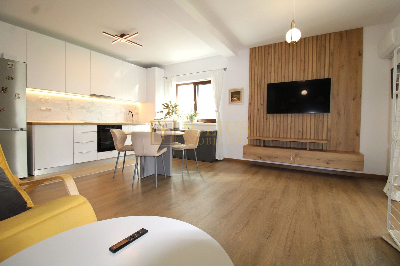 Casă modernă 3 camere, mobilată complet, curte 300 mp - Poză 6