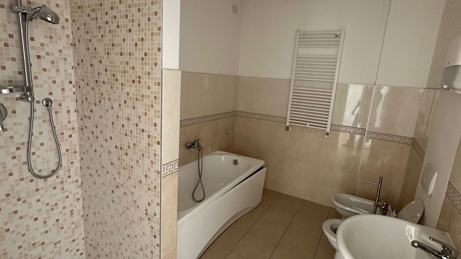 Birouri  cladire noua, zona centrala - Poză 16