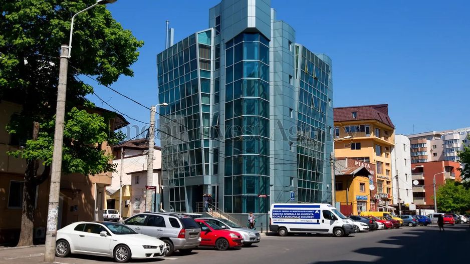 Cladire de birouri Vitan pretabilă pentru diverse afaceri. - Poză 2