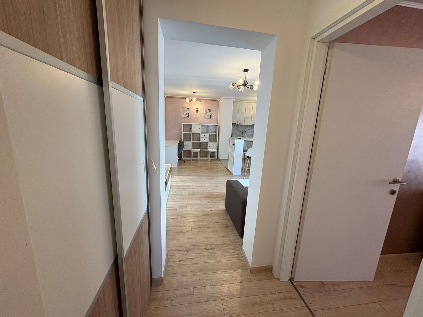 Apartament 2 camere 900 M de Coressi etaj 6/8 - Poză 11