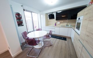 O casa cu personalitate - Poză 3