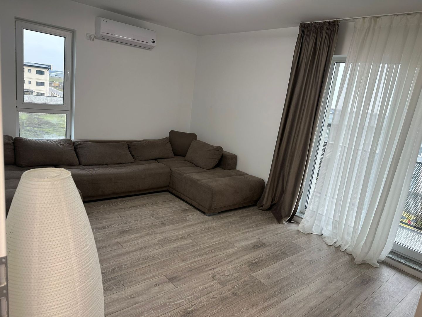 AP. 2 CAMERE BD. NORDULUI, LOC PARCARE, BLOC NOU, CENTRALA, MODERN - Poză 3