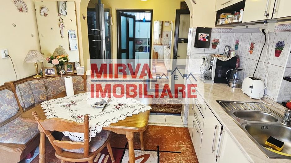 🏡 Casă spațioasă cu 9 camere în Strejnicu – pentru locuință, birouri - Poză 91