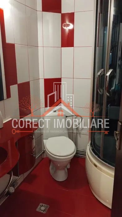 Apartament spațios, modern, cu pod propriu și 2 locuri de parcare - Poză 3