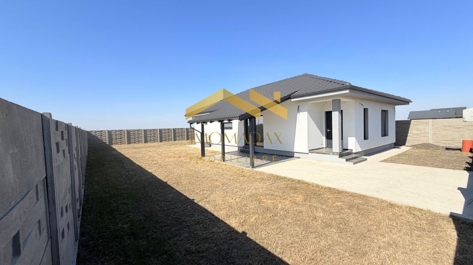 -Casa Individuala - Parter - 4 camere - - Poză 3