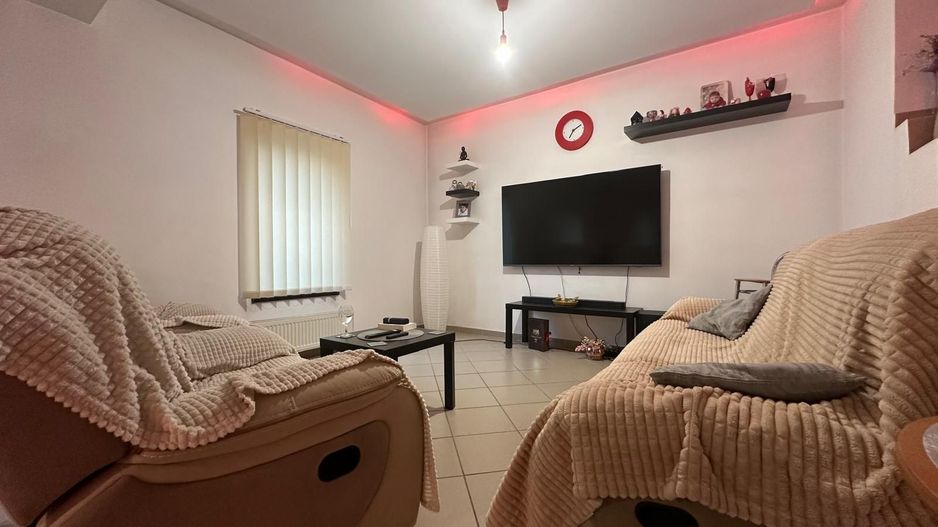 Casă individuală P+1E, construită în 2013–zonă liniștită, exclusiv de case - Poză 2