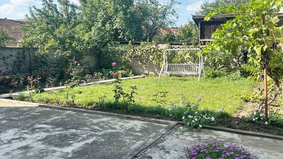 Apartament de Vanzare la Parterul unei case colective - Poză 2