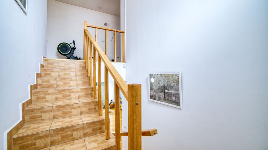 Casa complet mobilata 5 camere 3 bai curte generoasa - Poză 21