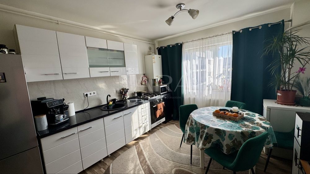 Apartament cu 3 camere decomandate, Baciu, zona Petrom - Poză 3