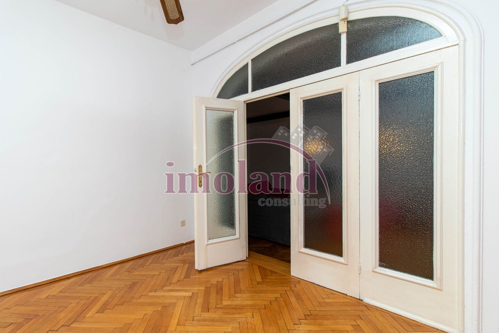 Inchiriere - Rezidenta/Birouri - Vila cu curte - Aviatorilor - Poză 10