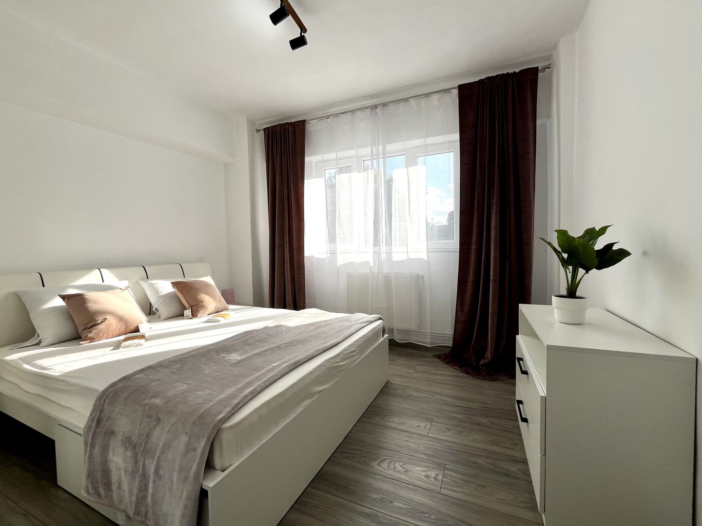 Apartament 4 camere, renovat integral, in zona Aradului- Iulius Mall - Poză 12