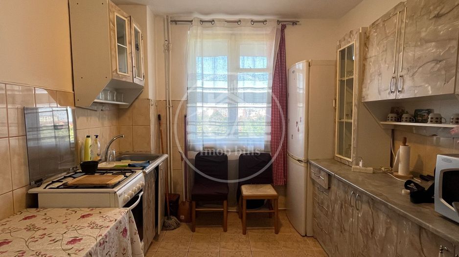 Apartament cu 3 camere de vânzare în zona Rogerius, Oradea - Poză 6