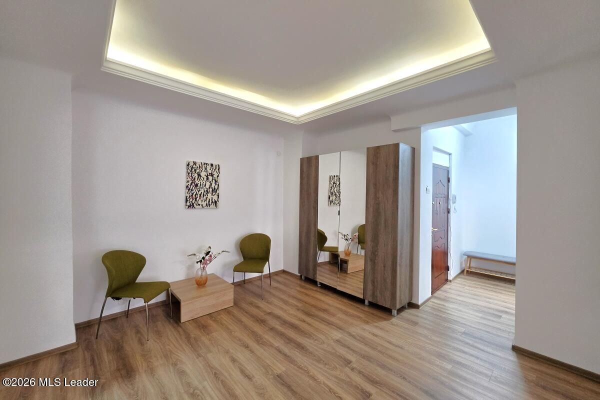 Piata Romana, 4 camere 138 MP total, Etaj 2/9, renovat - utilat, liber - Poză 23