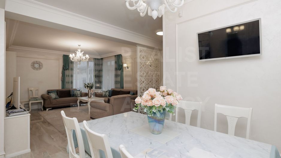 Vânzare,casă, 3 nivele, str. Nicolae Sulac , Codru - Poză 4