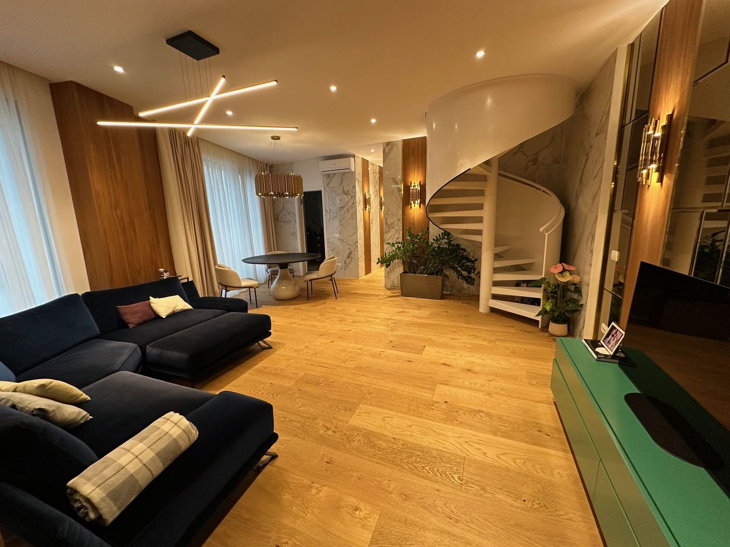 Apartament pe 2 niveluri - Poză 17