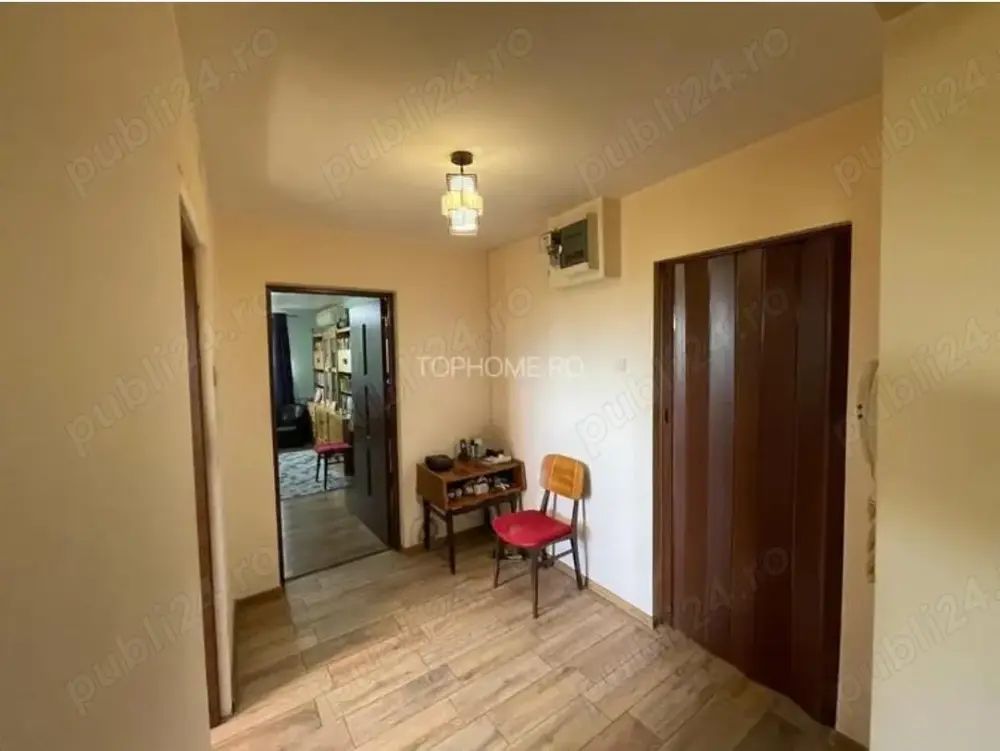 Apartament cu 3 camere, 2 băi, etaj 4/8 – Bloc reabilitat, zonă excele - Poză 2