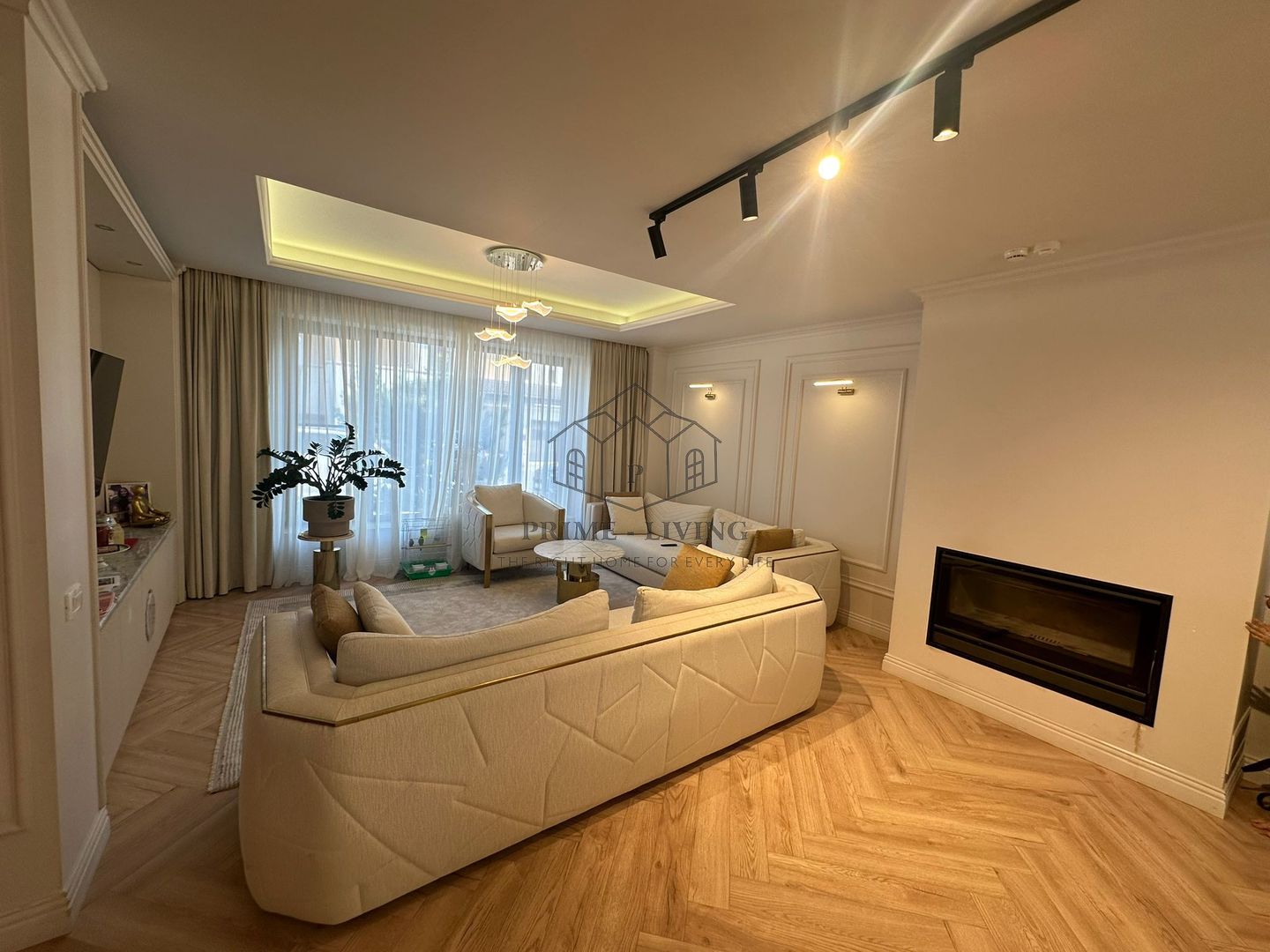 VILA SPATIOASA CU 4 CAMERE LA INCHIRIERE IN COMPLEX REZIDENTIAL - Poză 4