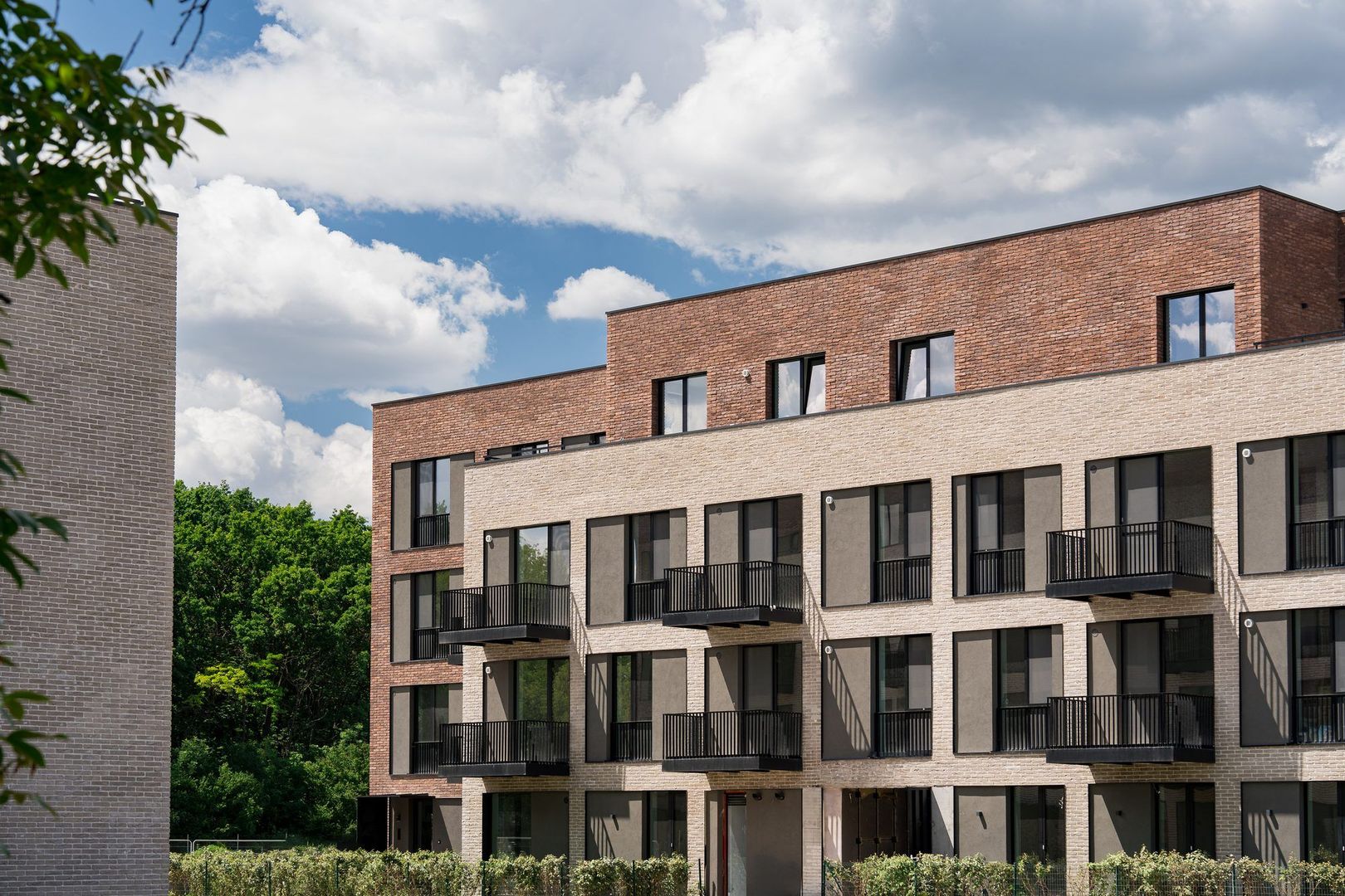 Apartament de 3 camere in Amber Forest - Poză 3