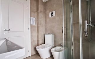 Spatiu birou modern cu 2 locuri de parcare in Grand Beetle Pacurari - Poză 8
