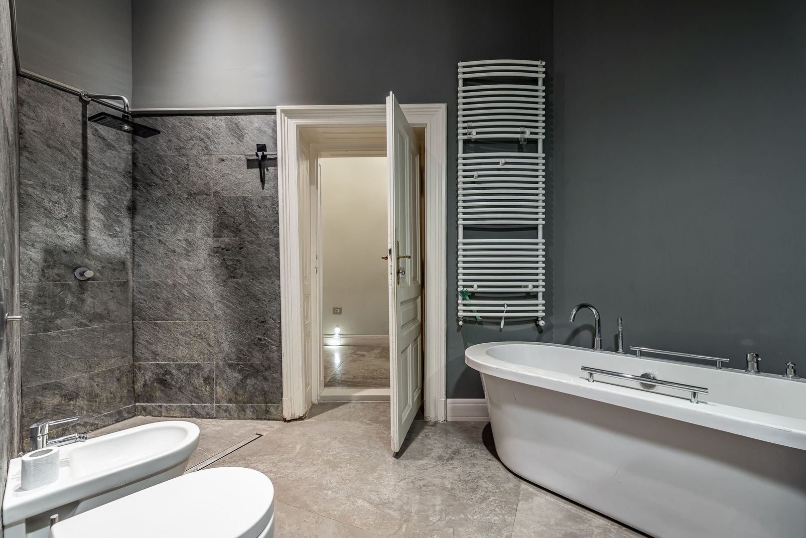 Apartament spatios cu 3 camere de LUX pe Metianu Comision 0 - Poză 6