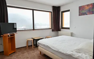 Pensiune la cheie de vanzare | 10 camere | Sacele, Brasov - Poză 11
