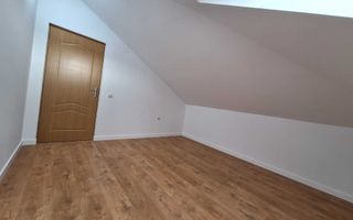 Apartament cu 4 camere tip mansardă,  Floresti. - Poză 6