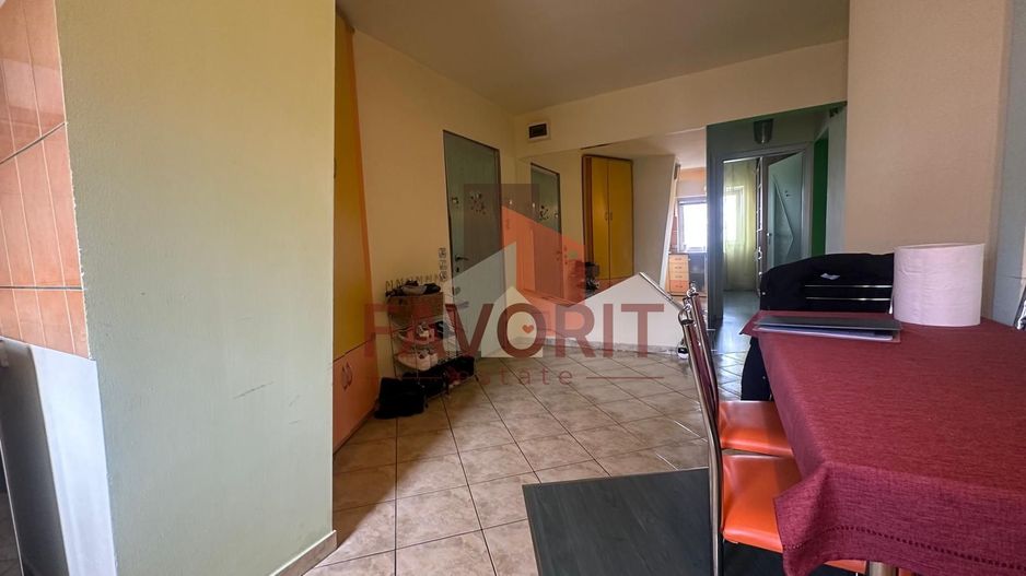 3 camere | etaj 2 | mobilat si utilat | 2 bai | 2 balcoane | zona excelenta | - Poză 6