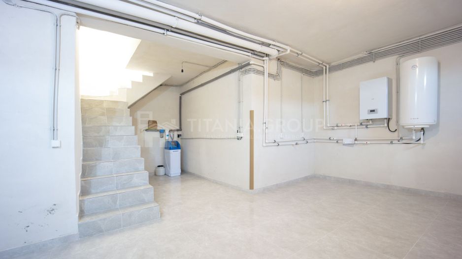 Prestigiu si eleganta! Proprietate de LUX, cu garaj si piscina -Harman - Poză 30