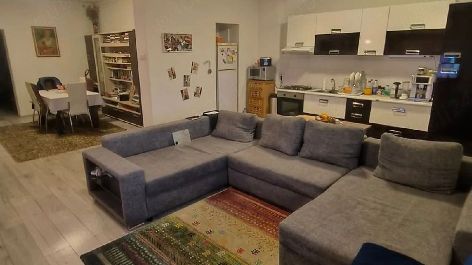 BRASADAS vinde apartament CENTRAL cu 4 camere la etajul 2. - Poză 1