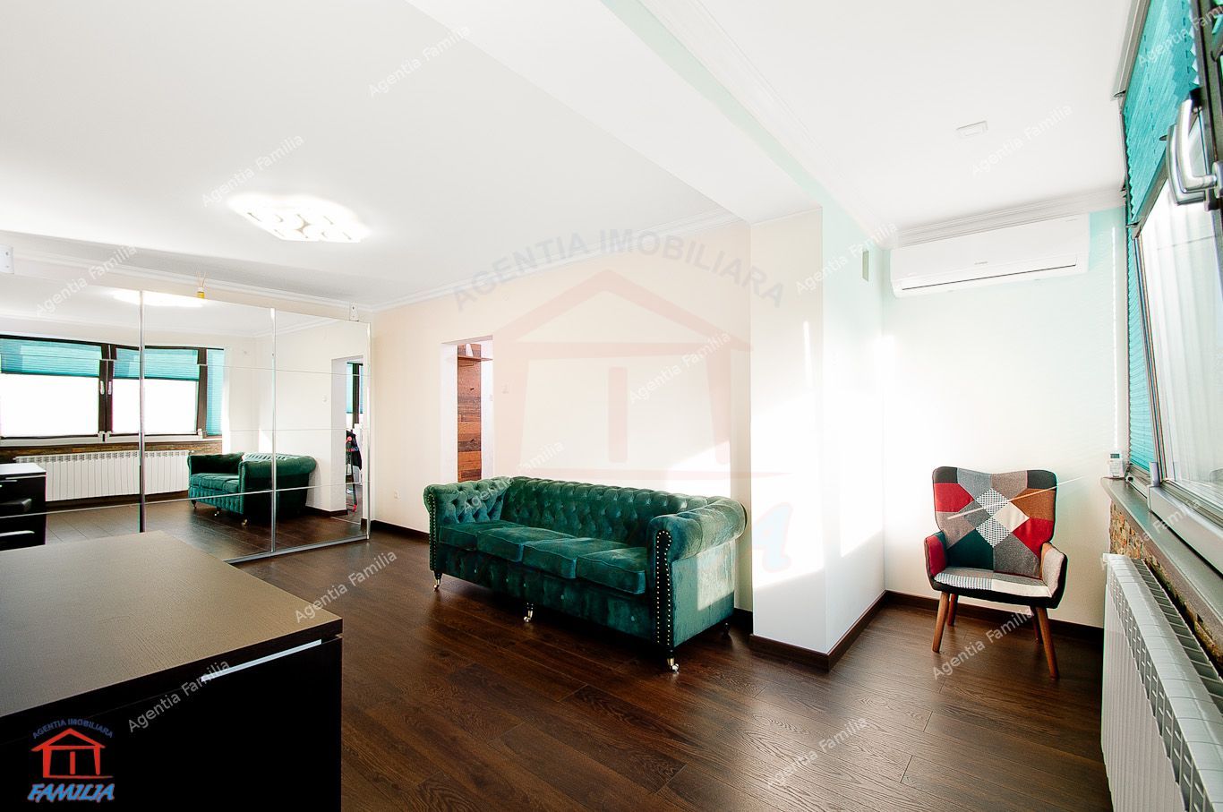 Vanzare apartament elegant cu 2 camere( Papadie) , etaj 4,105.000 EURO - Poză 1