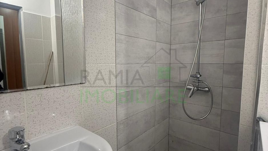 Garsonieră Astra – parter înalt, poziționată pe mijloc, cu beci și baie renovată - Poză 8