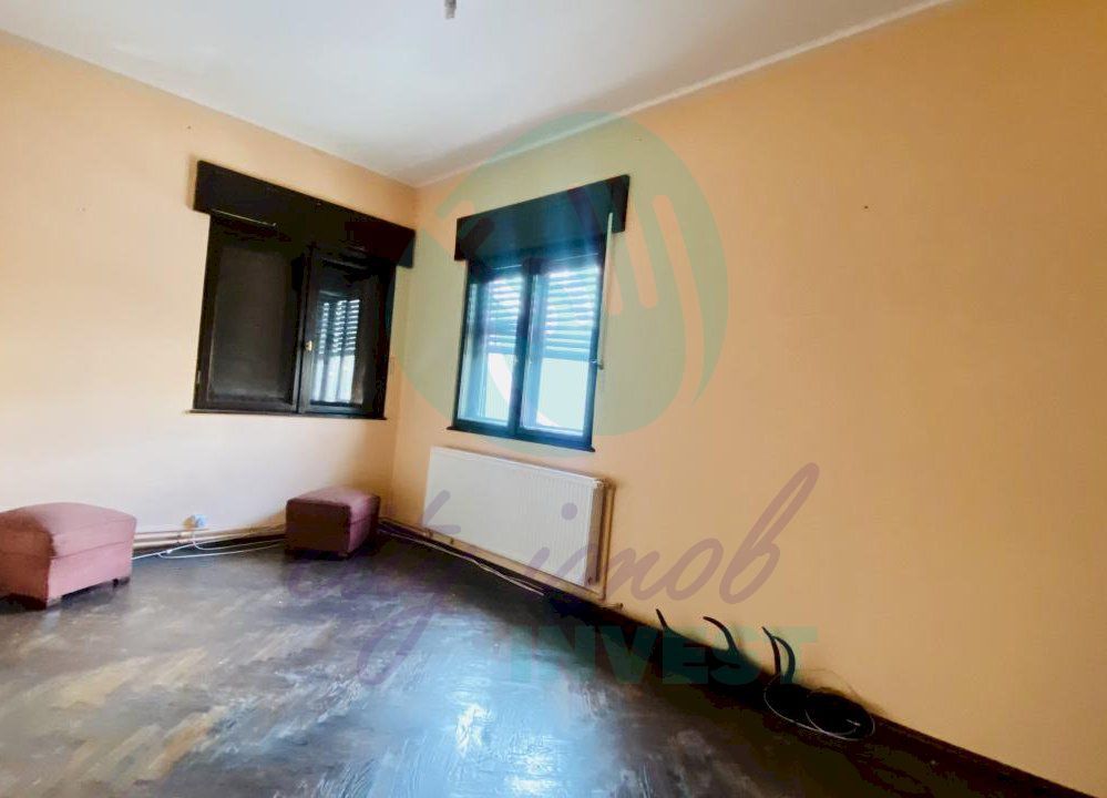 Vanzare jumatate de vila | Primaverii - Poză 2