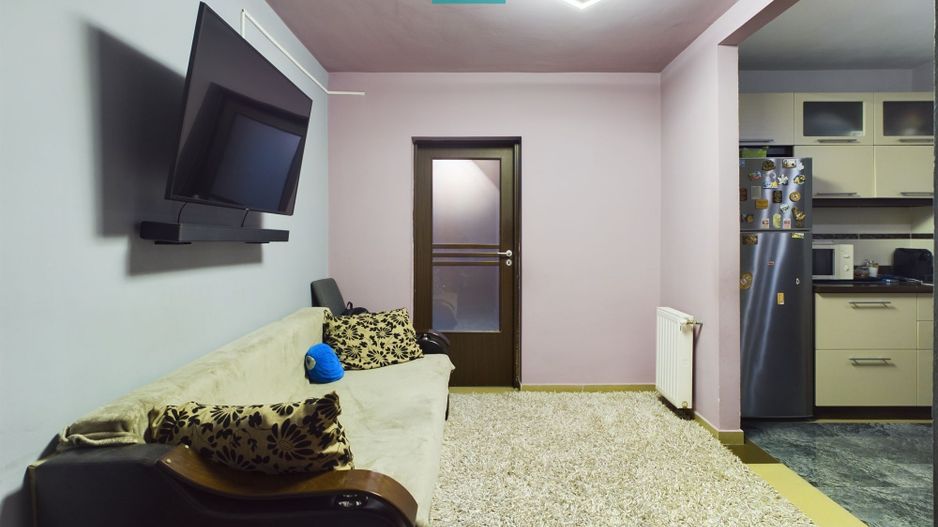 Apartament cu 2 camere decomandat zona Intim - Poză 6