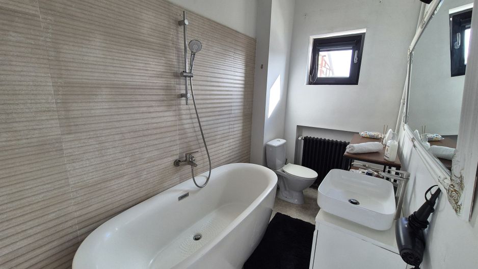 Apartament cu 3 camere - Unirii - Poză 11