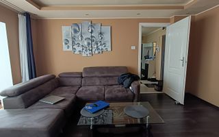 Apartament renovat și decomandat 2 camere | Zona Lunei - Poză 2