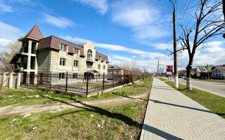 De vânzare – Bloc cu destinație comercială în Anenii Noi, pe Strada Centrală. - Poză 5