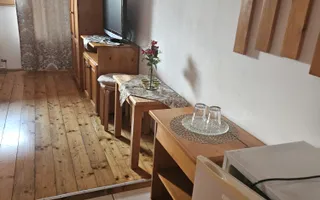 Pensiune 10 camere cu restaurant // teren 900 mp // Moieciu de Jos - Poză 30