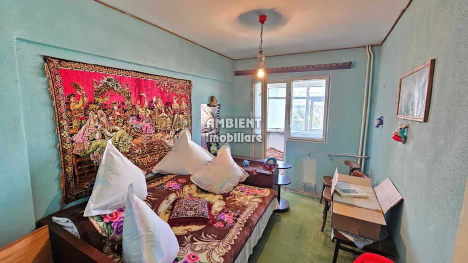 Apartament cu 4 camere, etaj 3, nerenovat, zona ULTRACENTRALA; - Poză 5