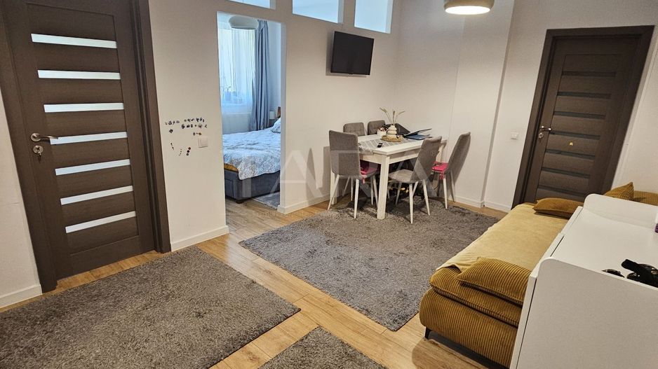 Apartament cu 3 camere, balcon și 2 lifturi, zona Corneliu Coposu. - Poză 2