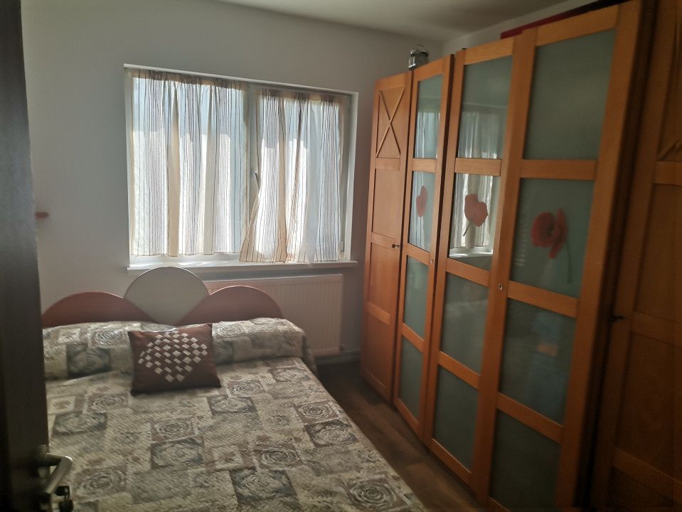 Vanzare apartament 3 camere, Gavana, zona Piata - Poză 3